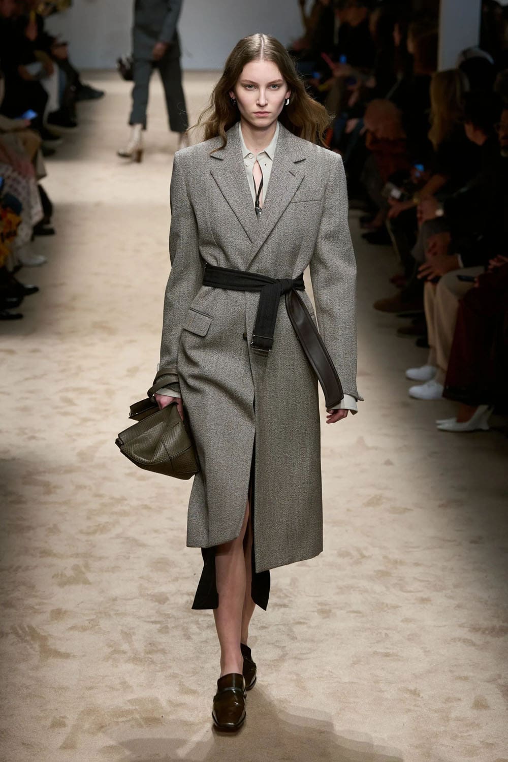 トッズ 2025 2026 秋冬 Runway 雑誌(13)