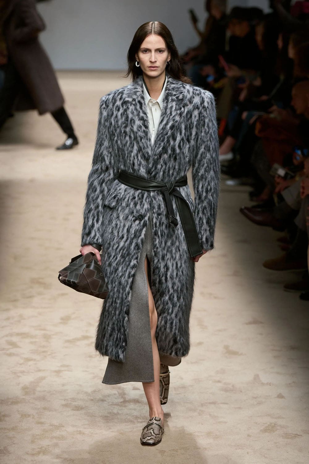 トッズ 2025 2026 秋冬 Runway 雑誌(15)
