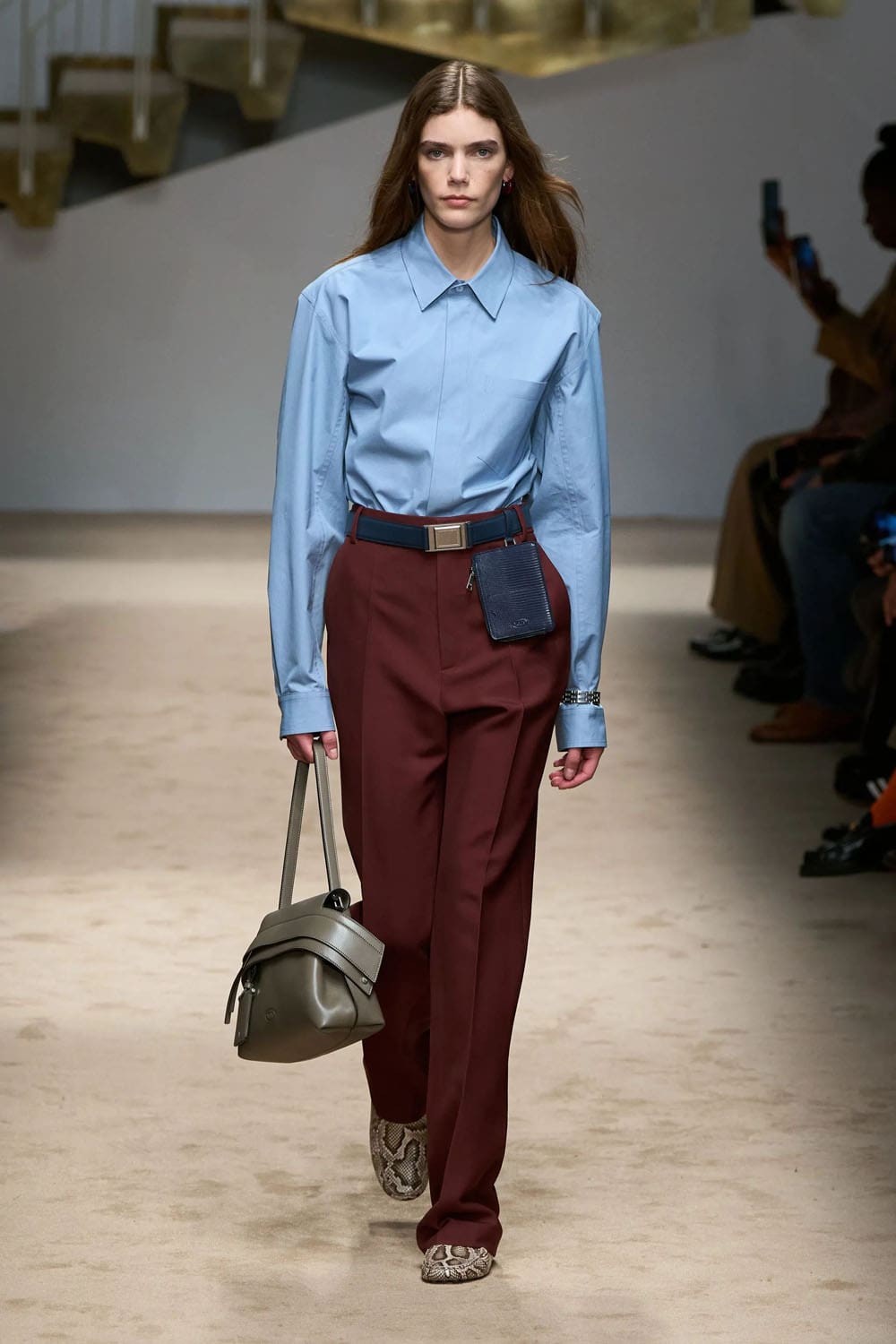 トッズ 2025 2026 秋冬 Runway 雑誌(2)
