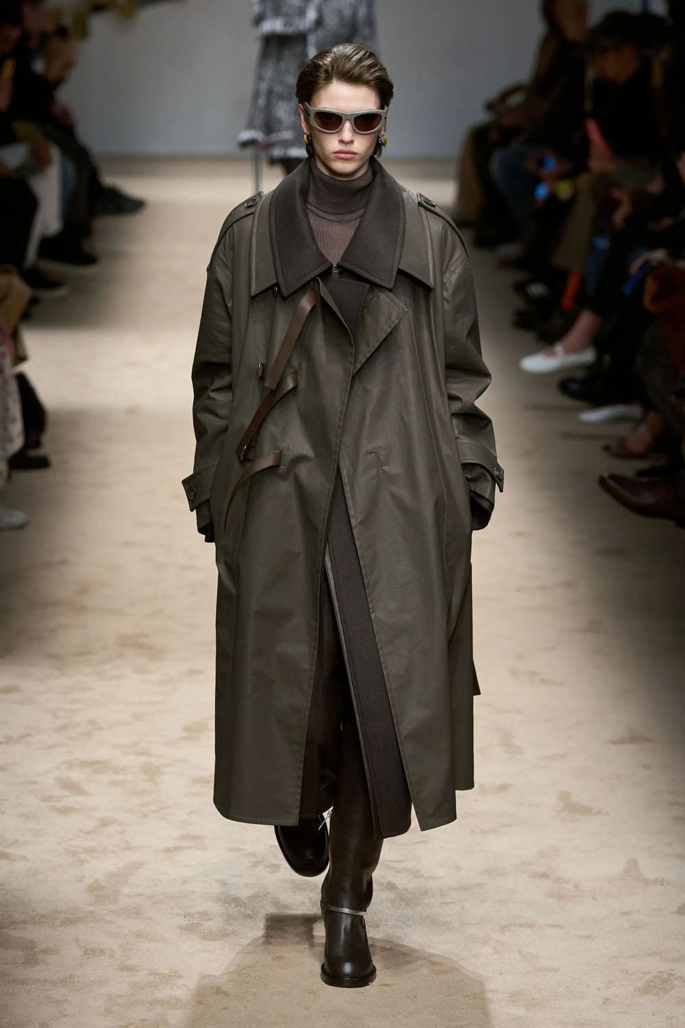 トッズ 2025 2026 秋冬 Runway 雑誌(23)