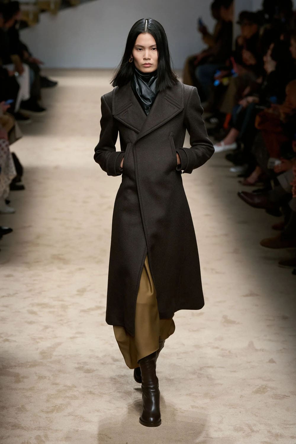トッズ 2025 2026 秋冬 Runway 雑誌(30)