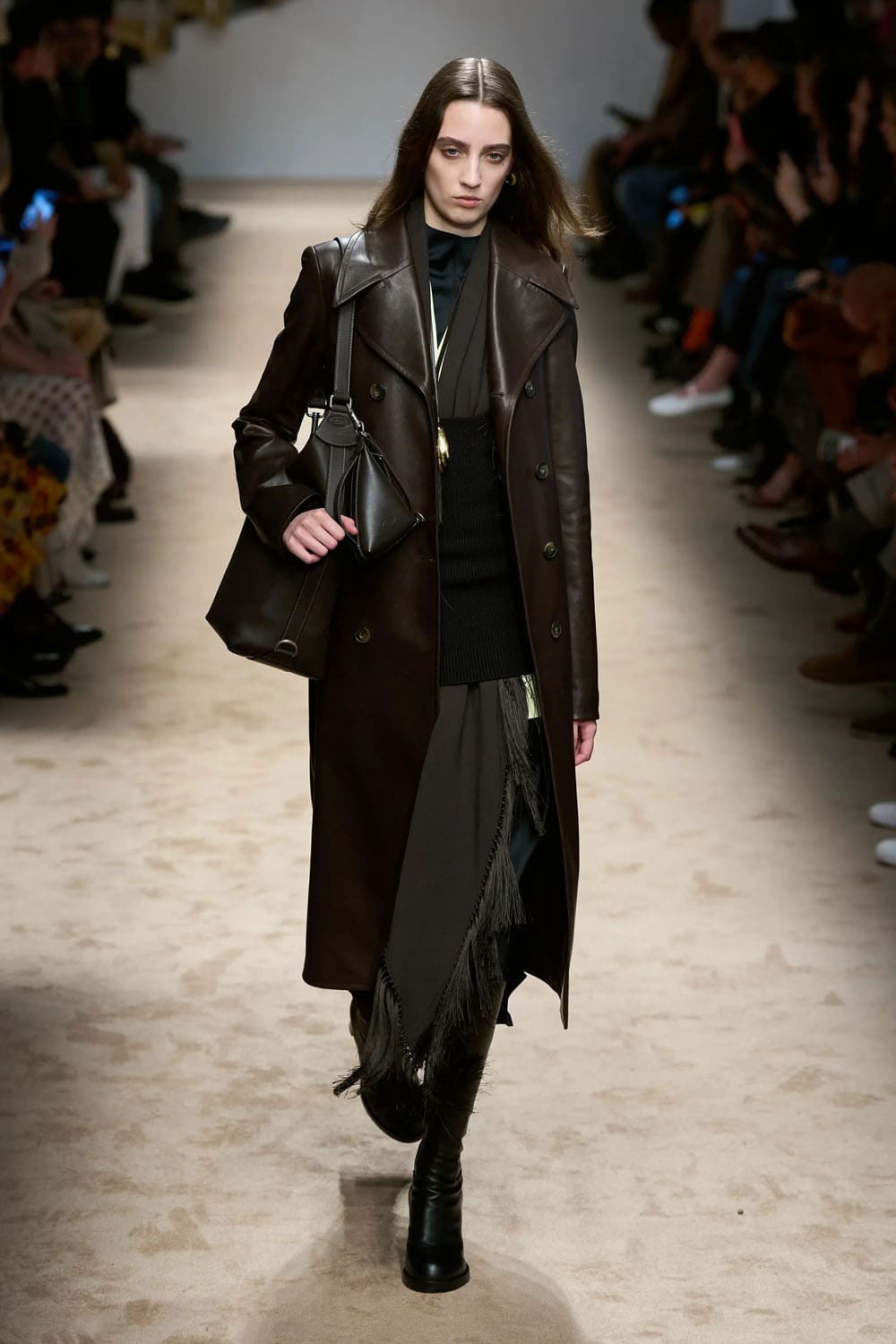 トッズ 2025 2026 秋冬 Runway 雑誌(32)