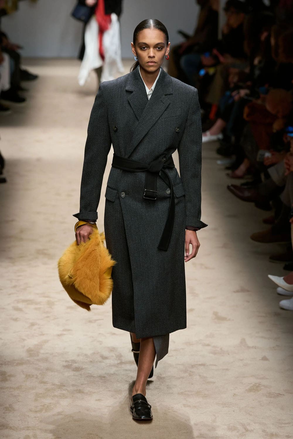 トッズ 2025 2026 秋冬 Runway 雑誌(33)