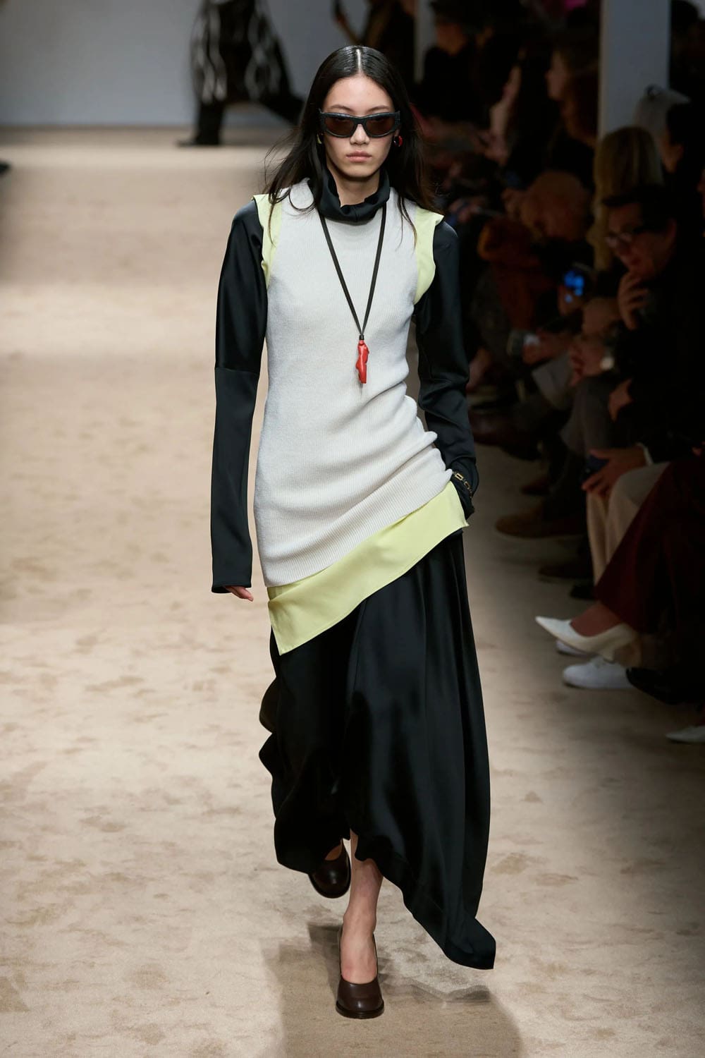 トッズ 2025 2026 秋冬 Runway 雑誌(34)