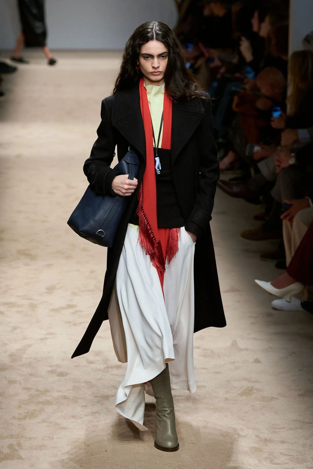 トッズ 2025 2026 秋冬 Runway 雑誌(36)