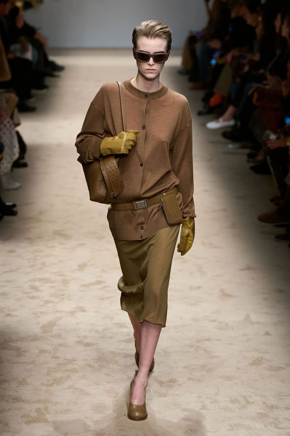 トッズ 2025 2026 秋冬 Runway 雑誌(9)