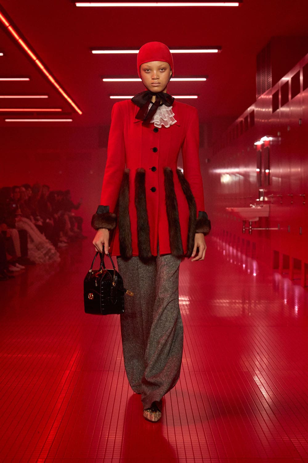 Valentino Automne Hiver 2025 2026 Runway Magazine (56)