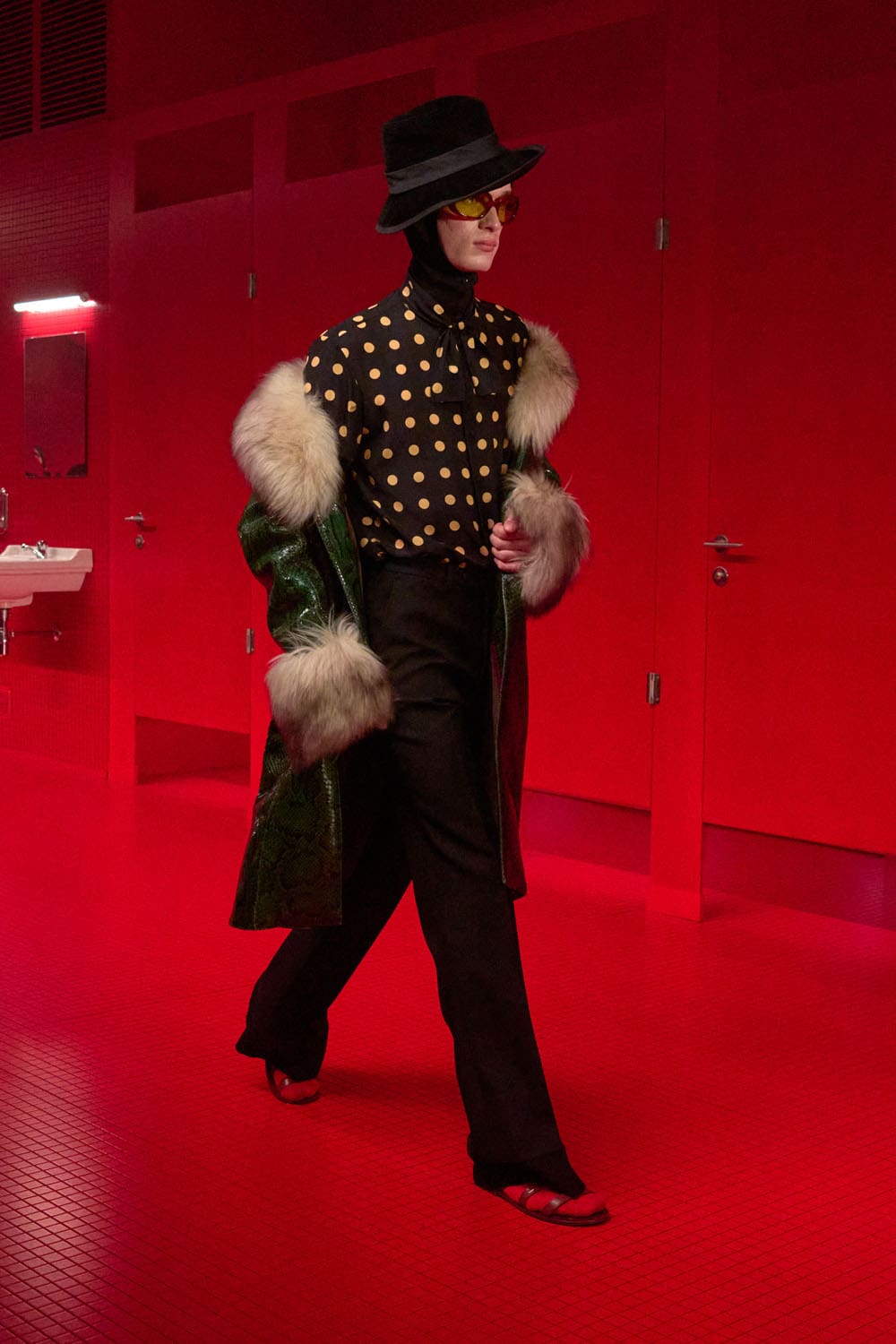 Valentino Automne Hiver 2025 2026 Runway Magazine (75)