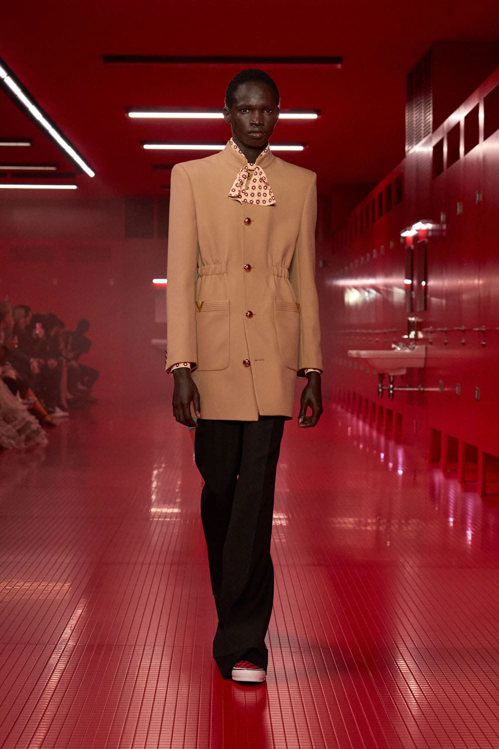 Valentino Automne Hiver 2025 2026 Runway Magazine (9)