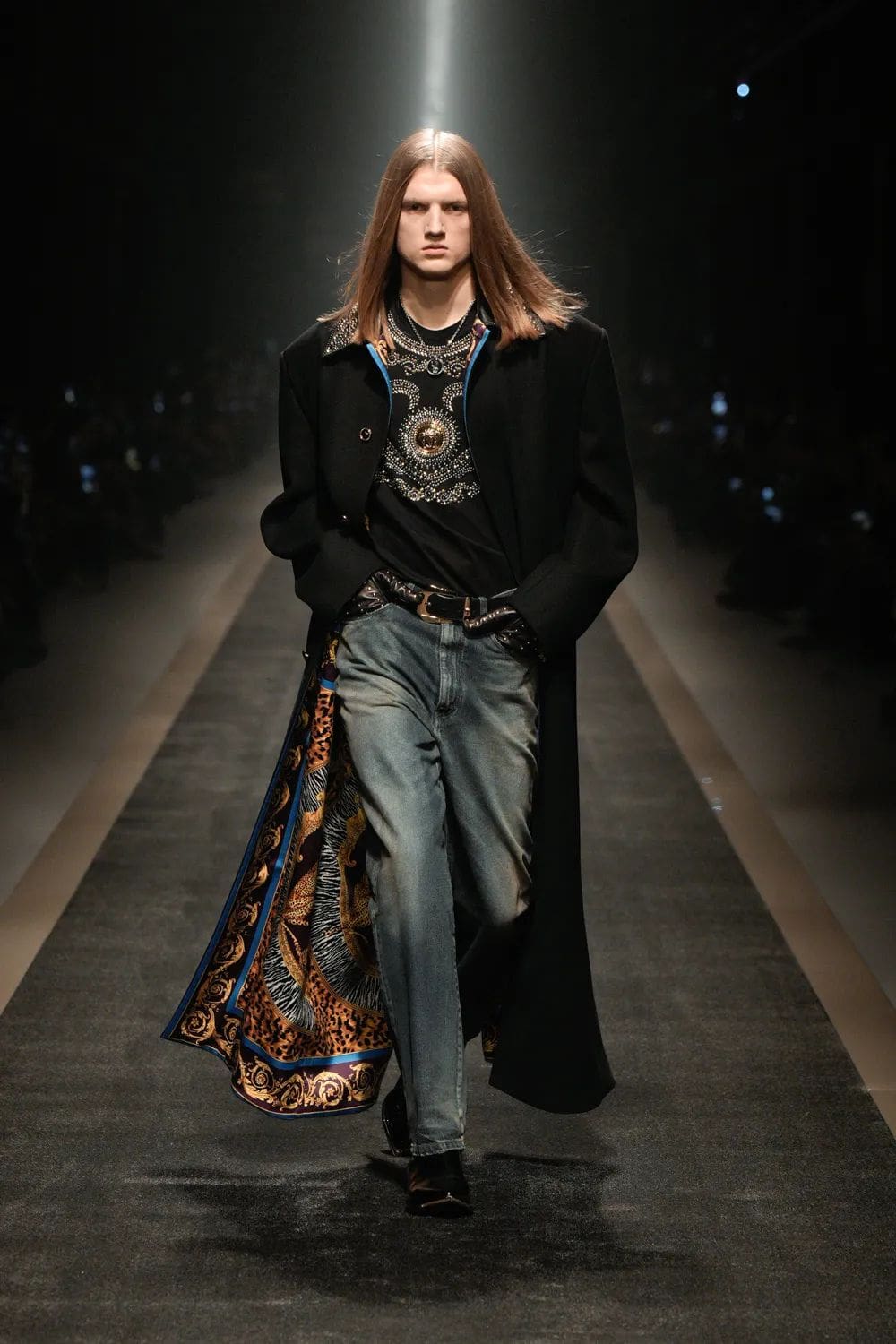 Versace Autunno Inverno 2025 2026 Runway Magazine (21)