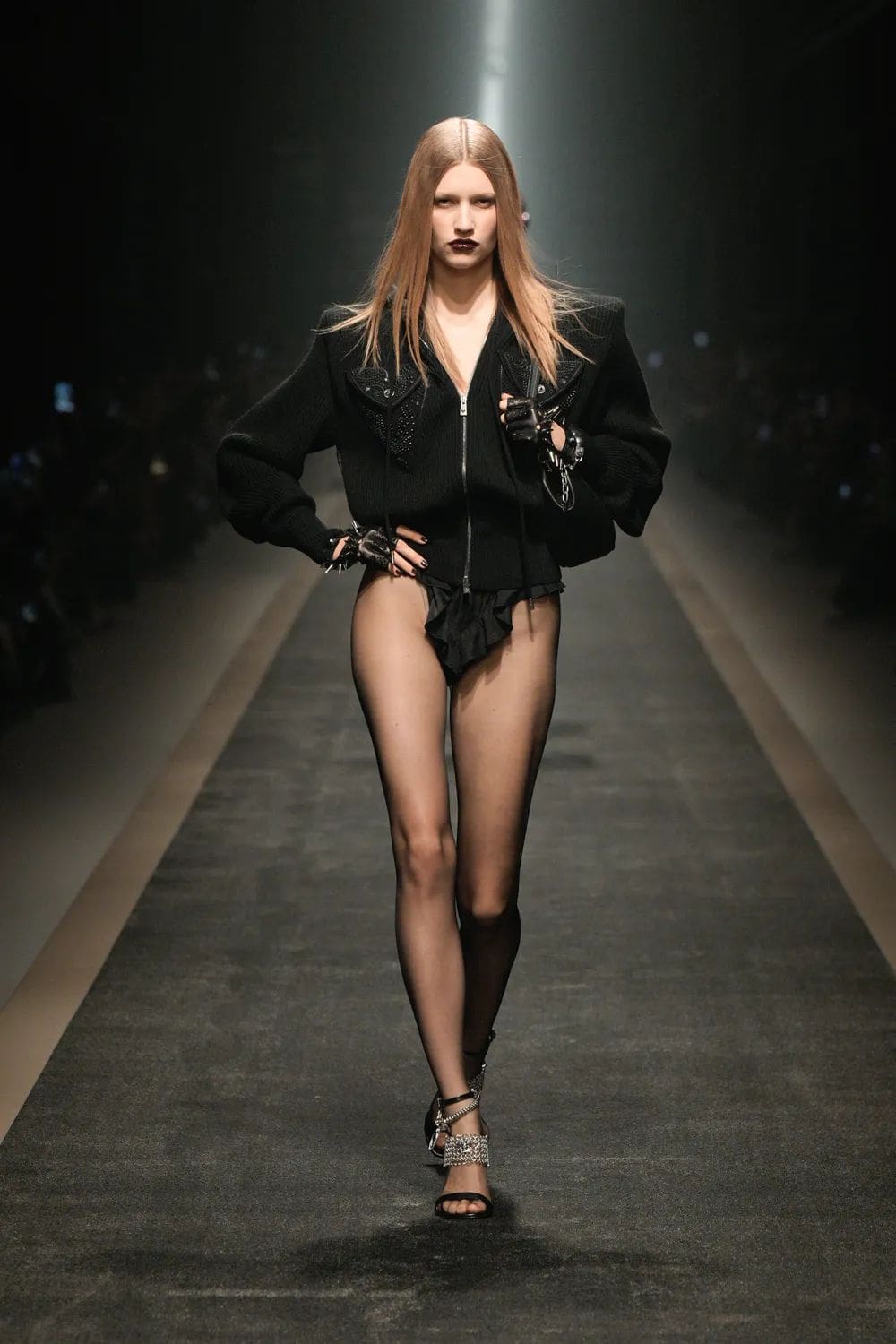 Versace Autunno Inverno 2025 2026 Runway Magazine (42)