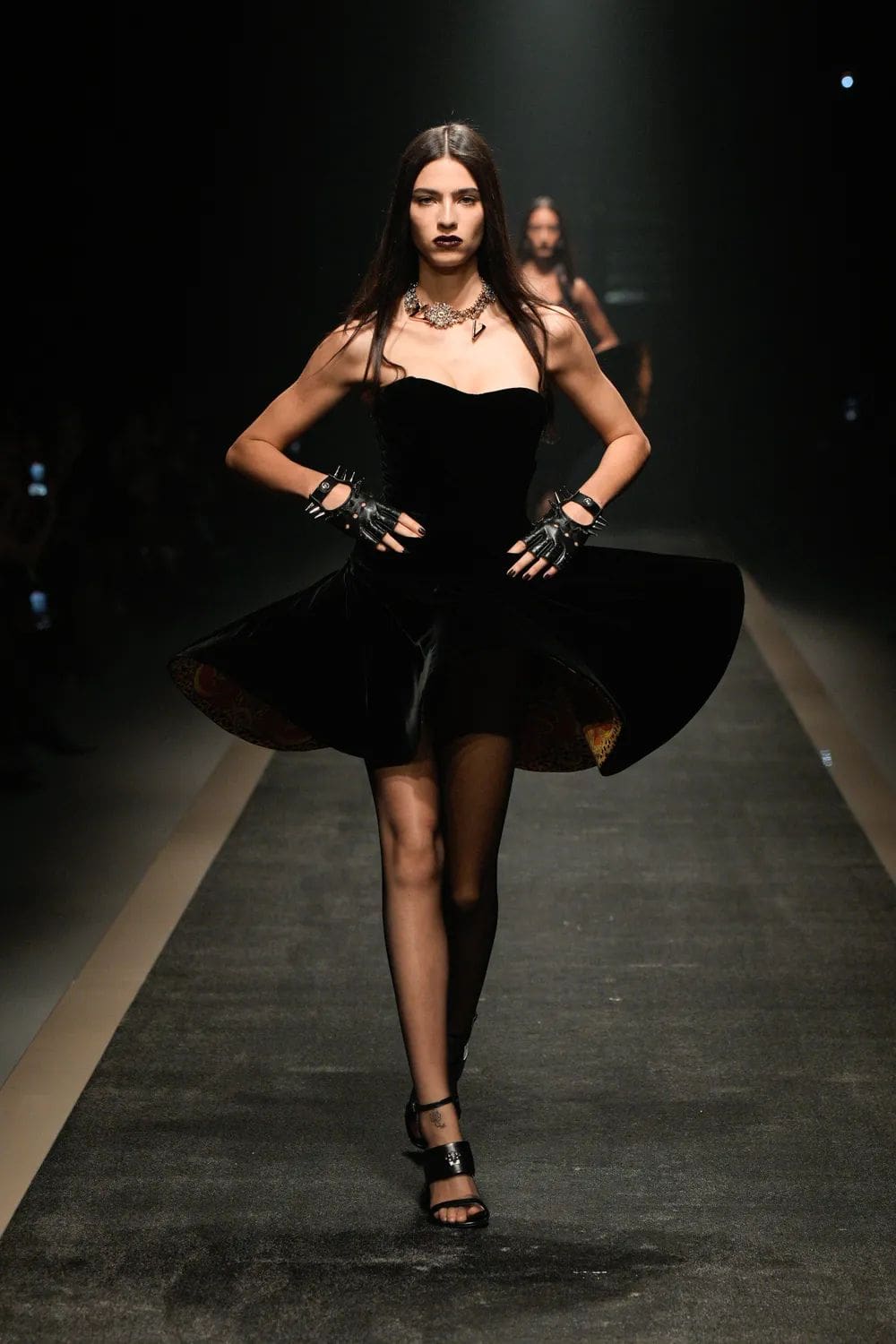 Versace Autunno Inverno 2025 2026 Runway Magazine (68)