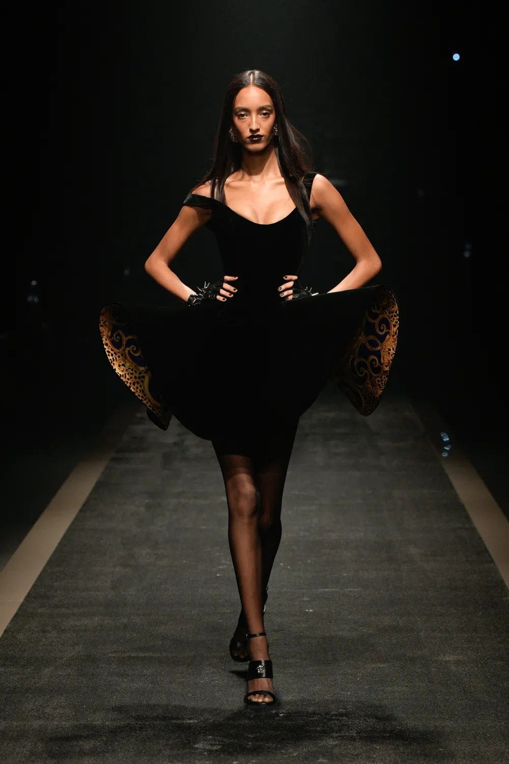 Versace Autunno Inverno 2025 2026 Runway Magazine (69)