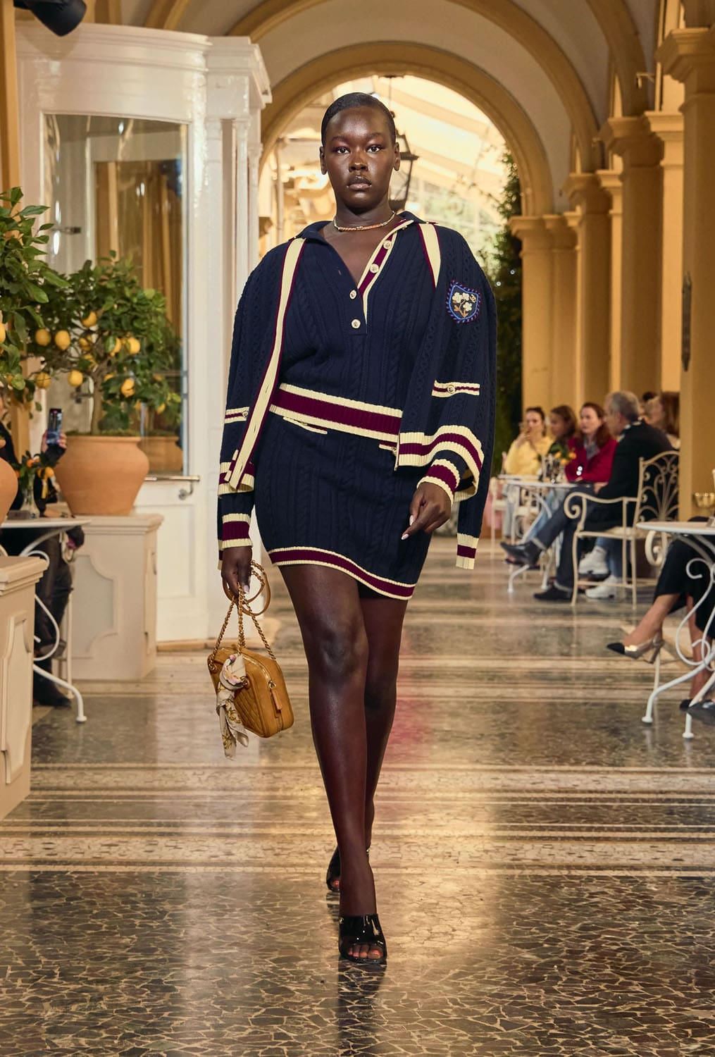 CHANEL Cruise 2025 26 Resort Lake Como Runway Magazine (11)