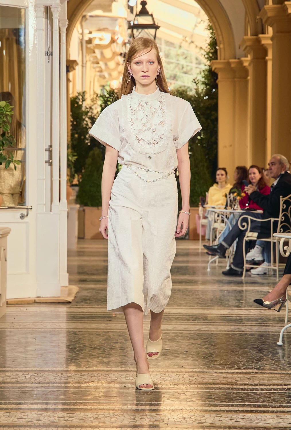 CHANEL Cruise 2025 26 Resort Lake Como Runway Magazine (20)