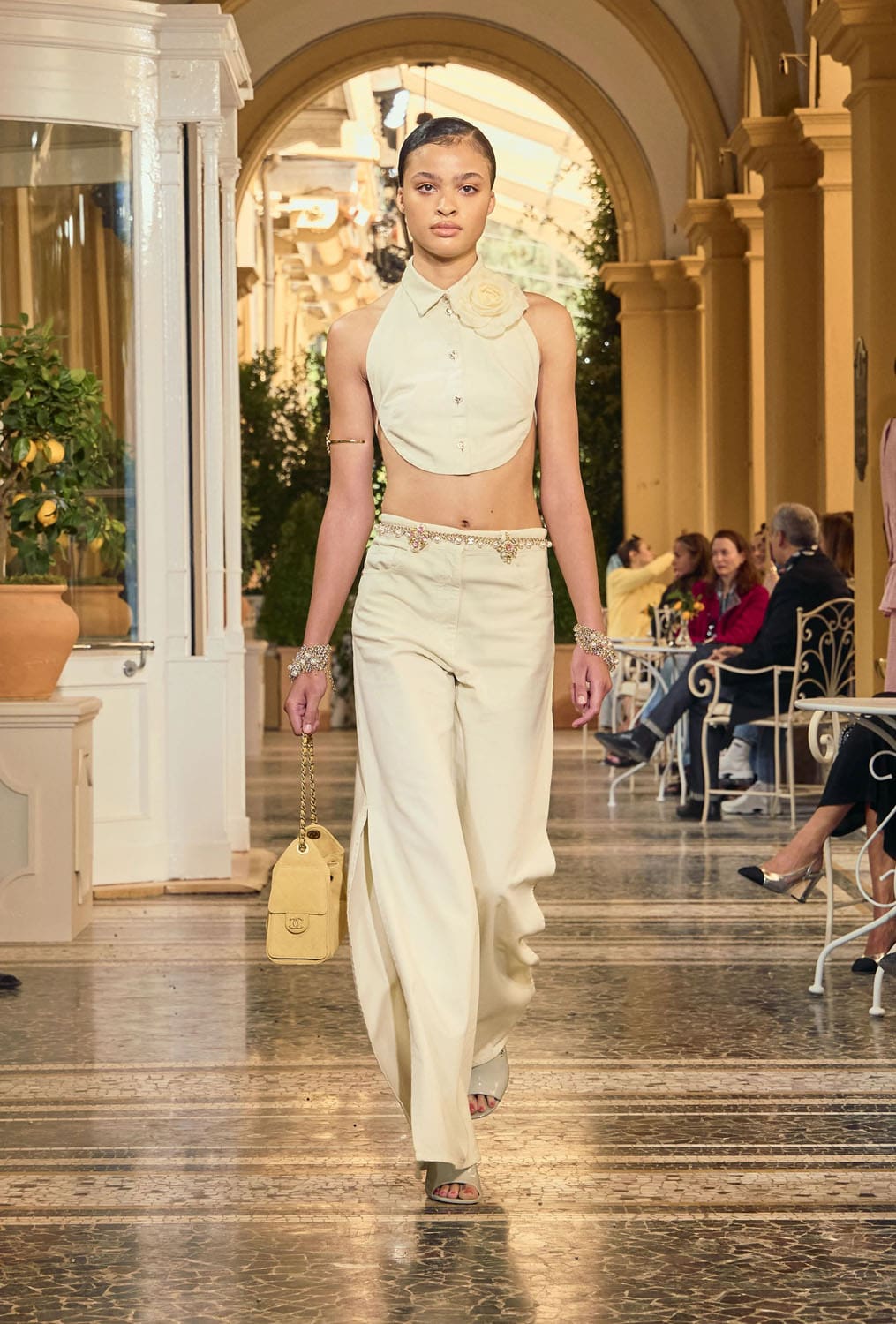 CHANEL Cruise 2025 26 Resort Lake Como Runway Magazine (44)