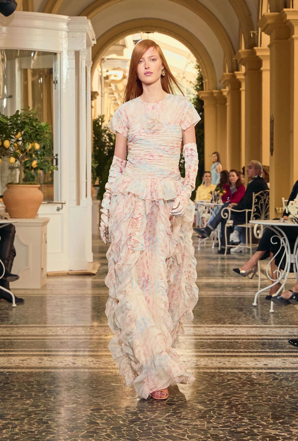 CHANEL Cruise 2025 26 Resort Lake Como Runway Magazine (47)