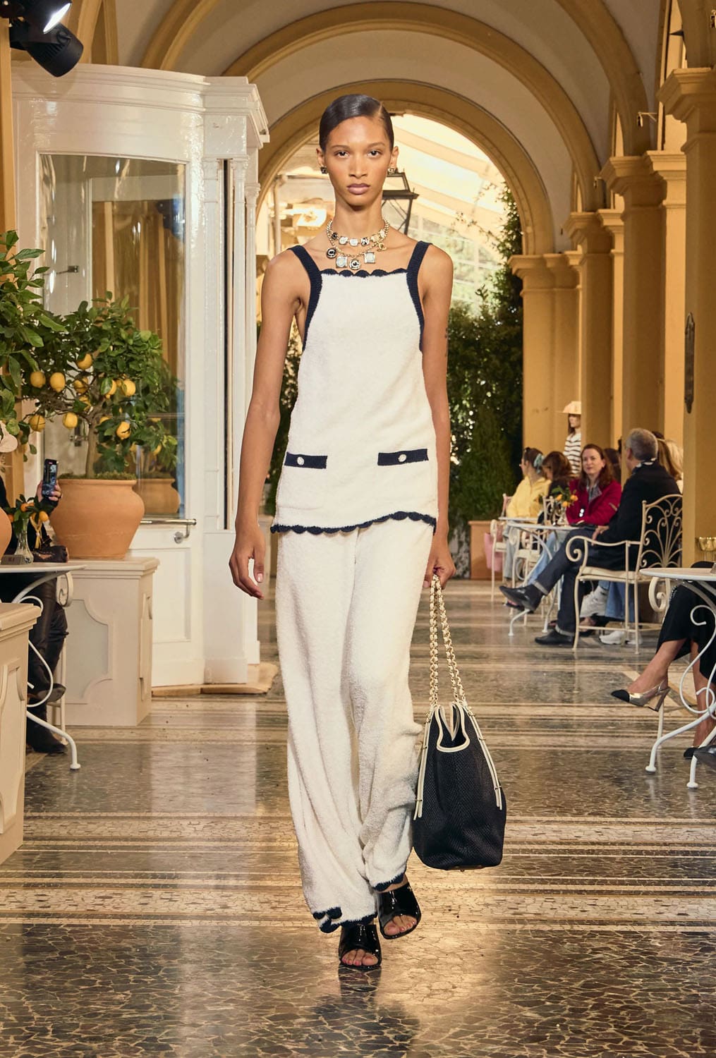 CHANEL Cruise 2025 26 Resort Lake Como Runway Magazine (5)
