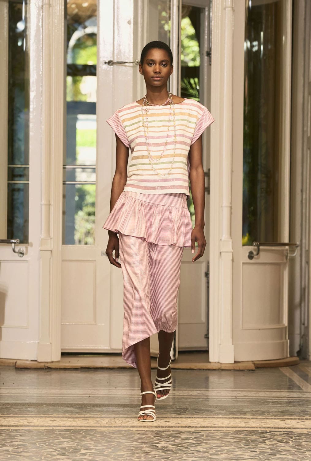 CHANEL Cruise 2025 26 Resort Lake Como Runway Magazine (50)