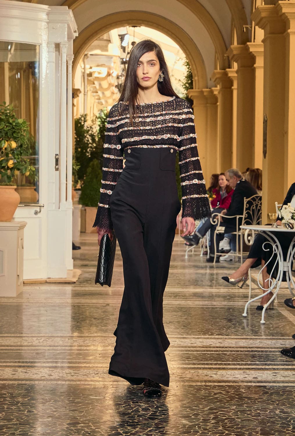 CHANEL Cruise 2025 26 Resort Lake Como Runway Magazine (53)