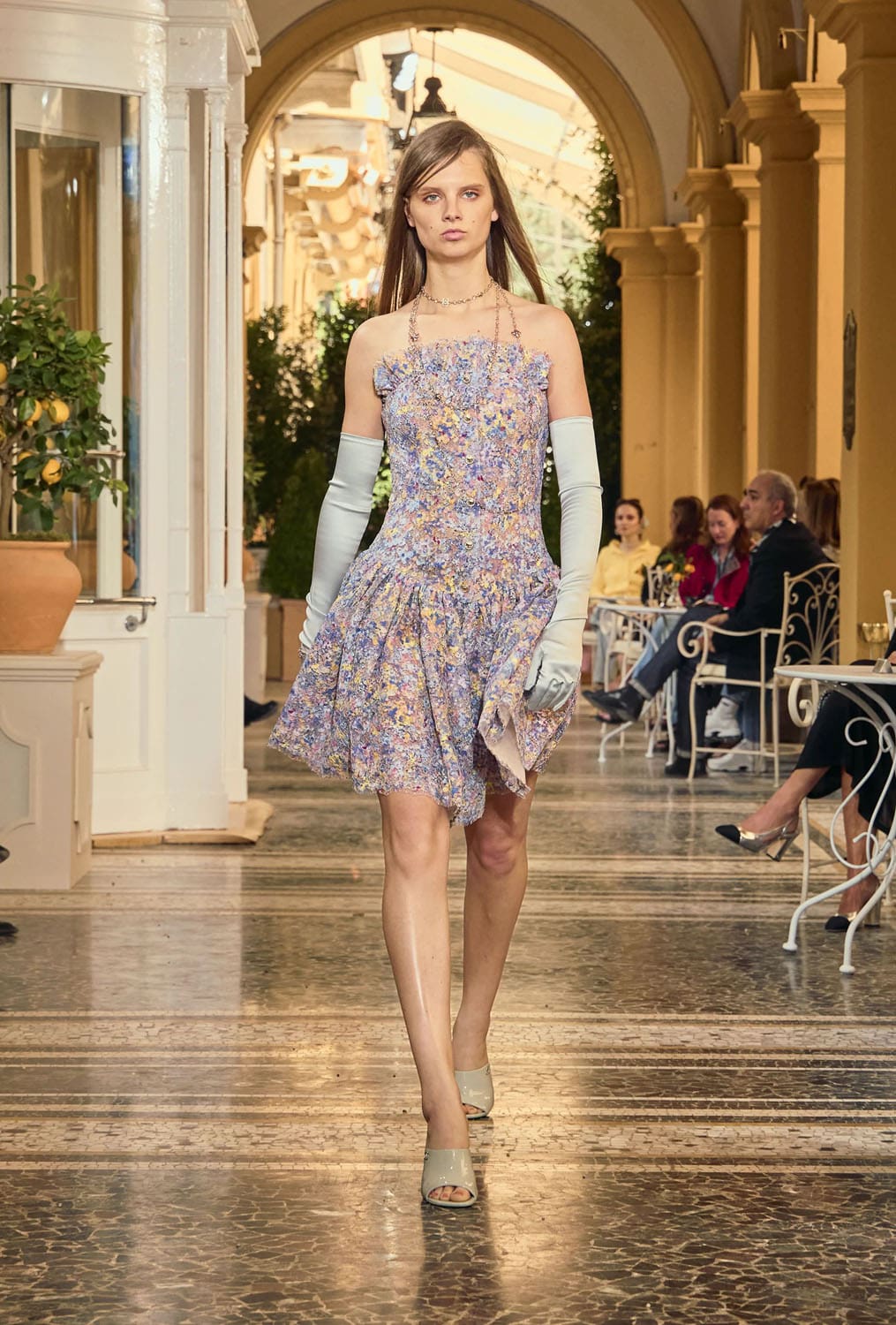 CHANEL Cruise 2025 26 Resort Lake Como Runway Magazine (59)