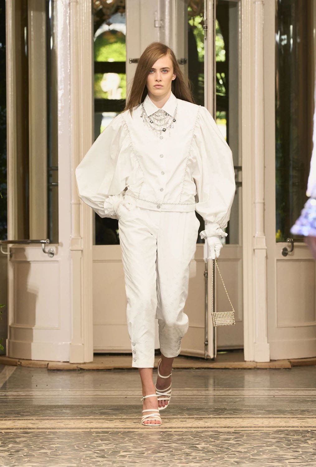 CHANEL Cruise 2025 26 Resort Lake Como Runway Magazine (61)