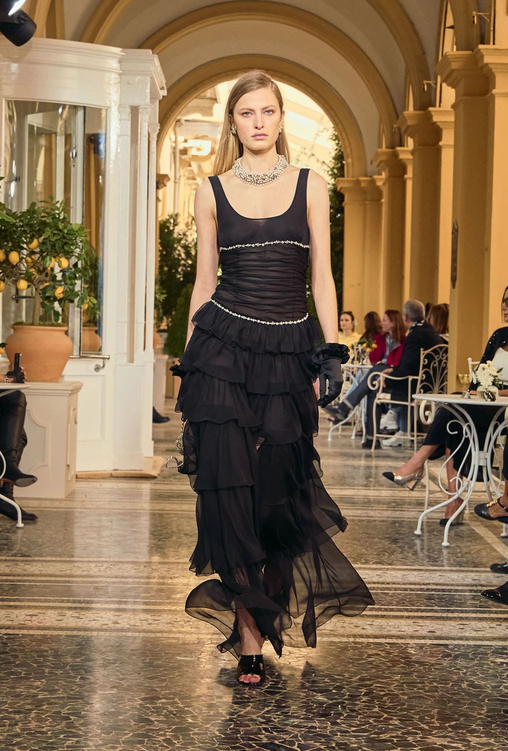 CHANEL Cruise 2025 26 Resort Lake Como Runway Magazine (64)
