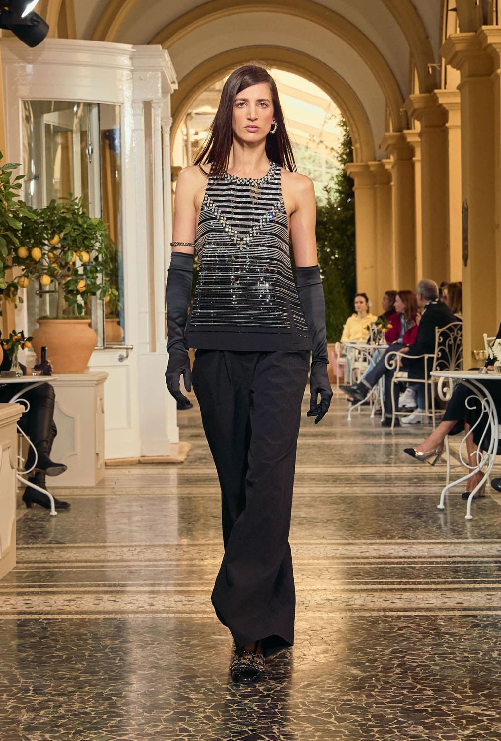 CHANEL Cruise 2025 26 Resort Lake Como Runway Magazine (65)