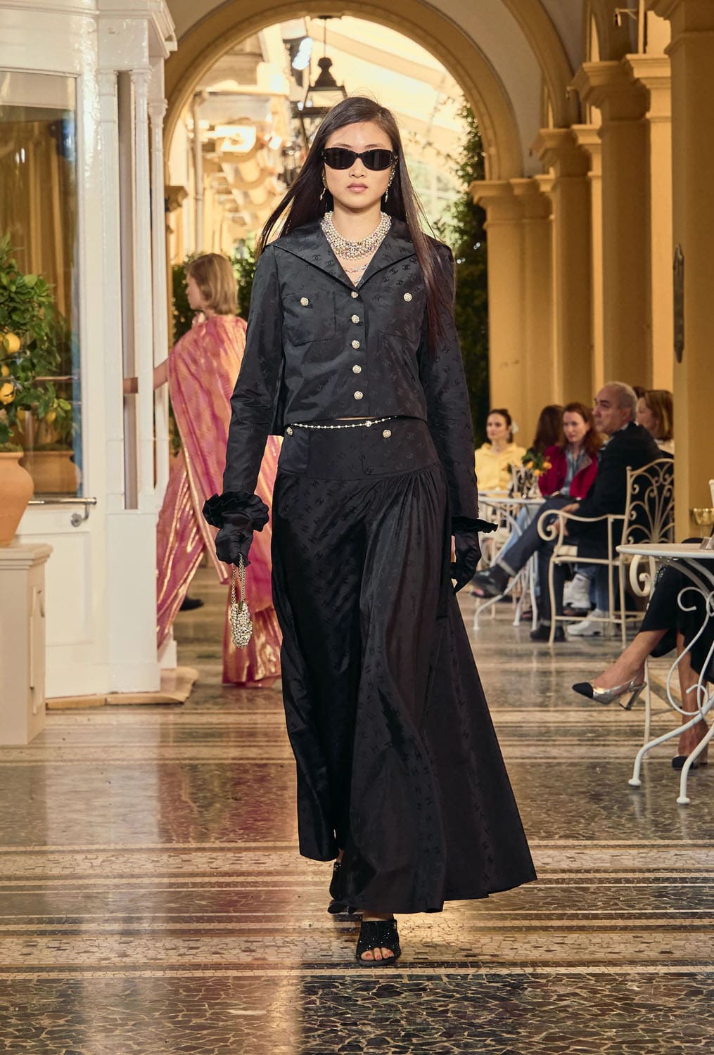 CHANEL Cruise 2025 26 Resort Lake Como Runway Magazine (67)