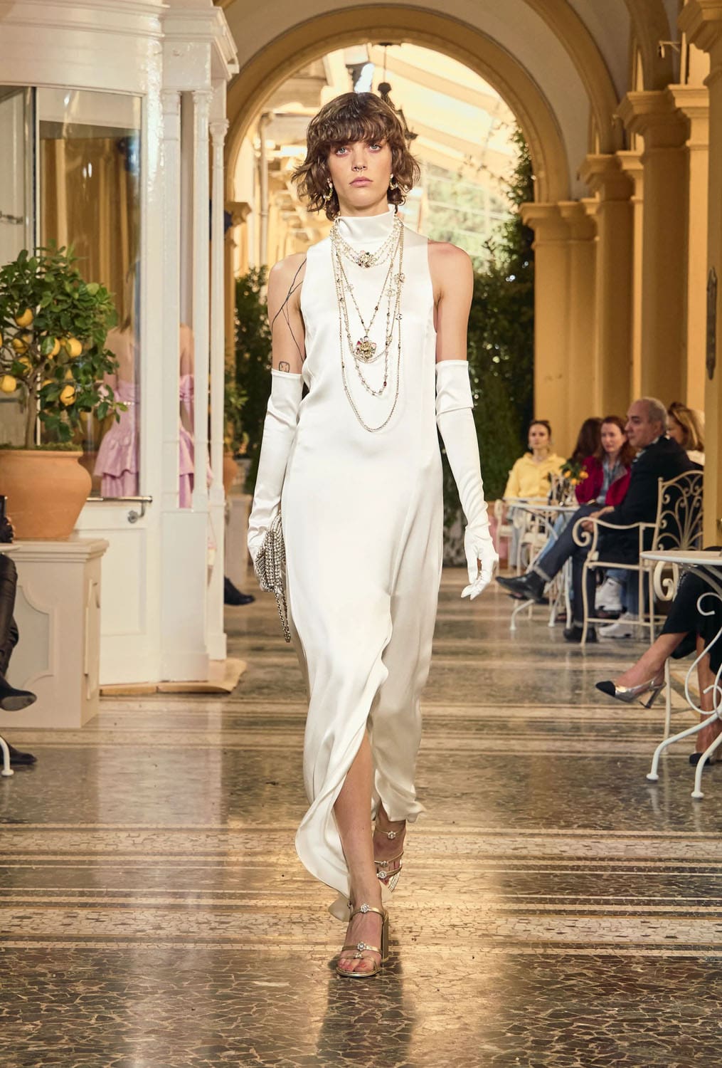 CHANEL Cruise 2025 26 Resort Lake Como Runway Magazine (69)