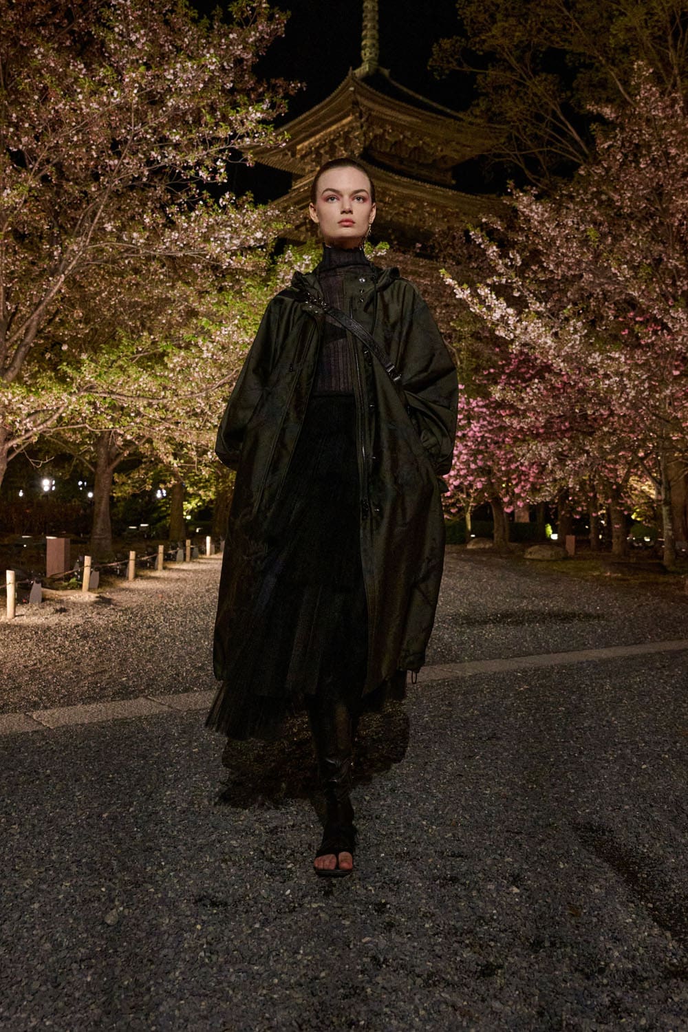 Dior осень 2025 Киото Runway Журнал (30)