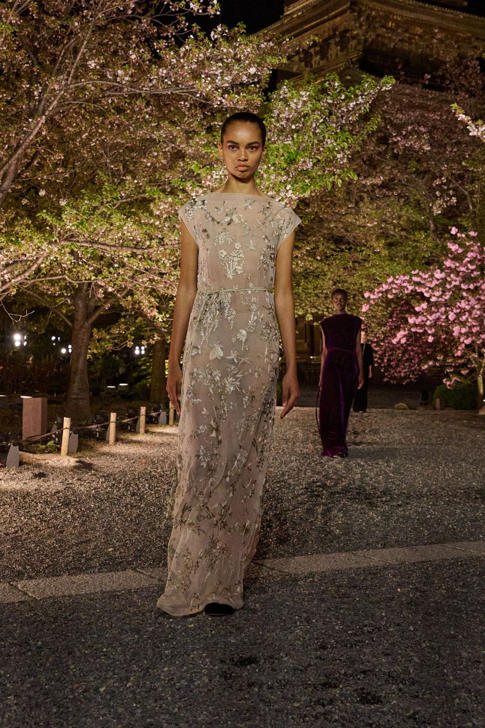 Dior осень 2025 Киото Runway Журнал (64)