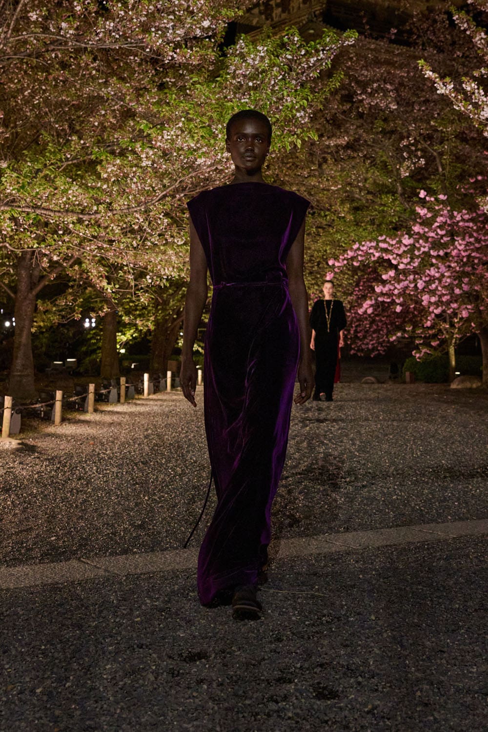 Dior осень 2025 Киото Runway Журнал (65)
