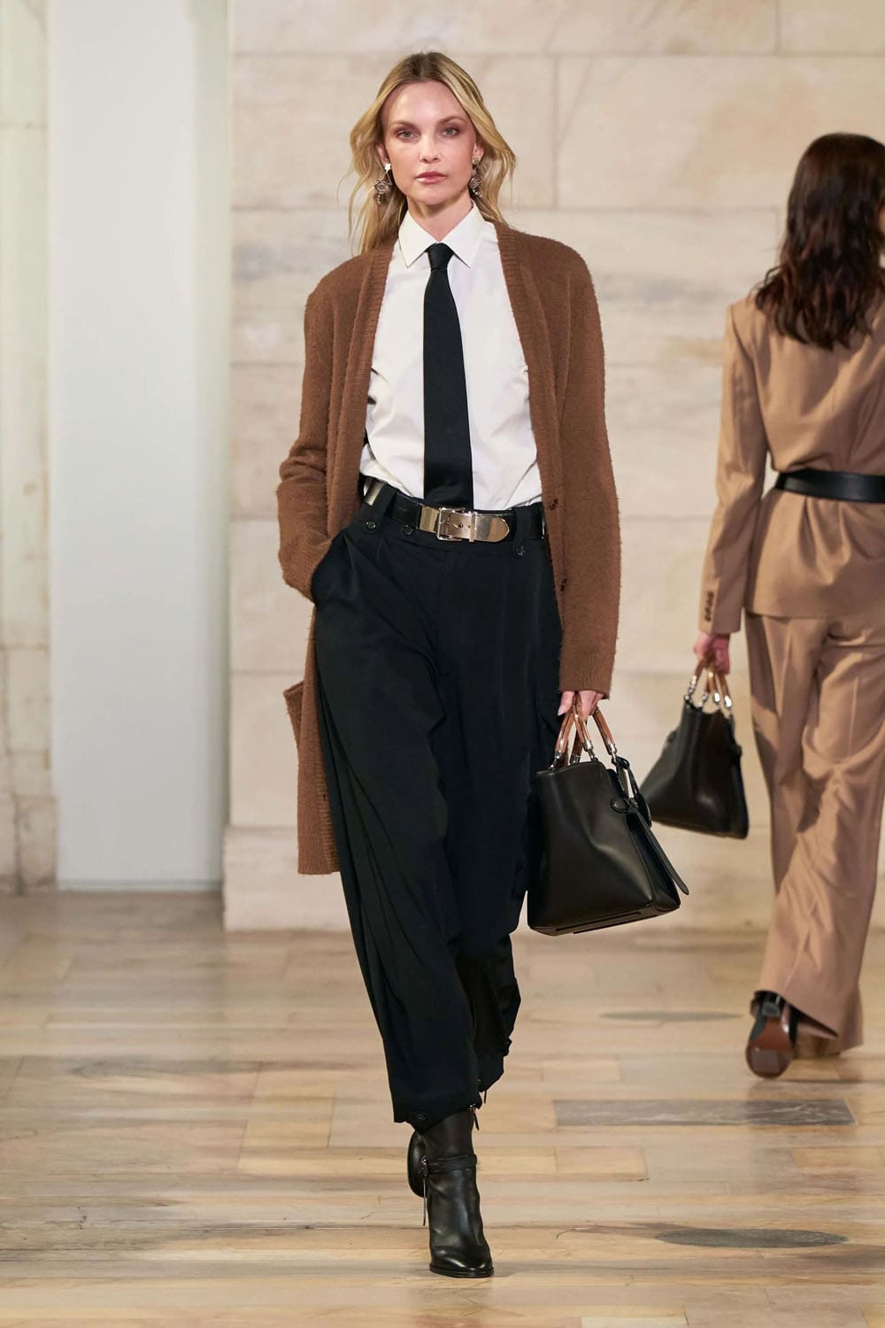 Ralph Lauren Fall Winter 2025 26 Runway Magazine (10)