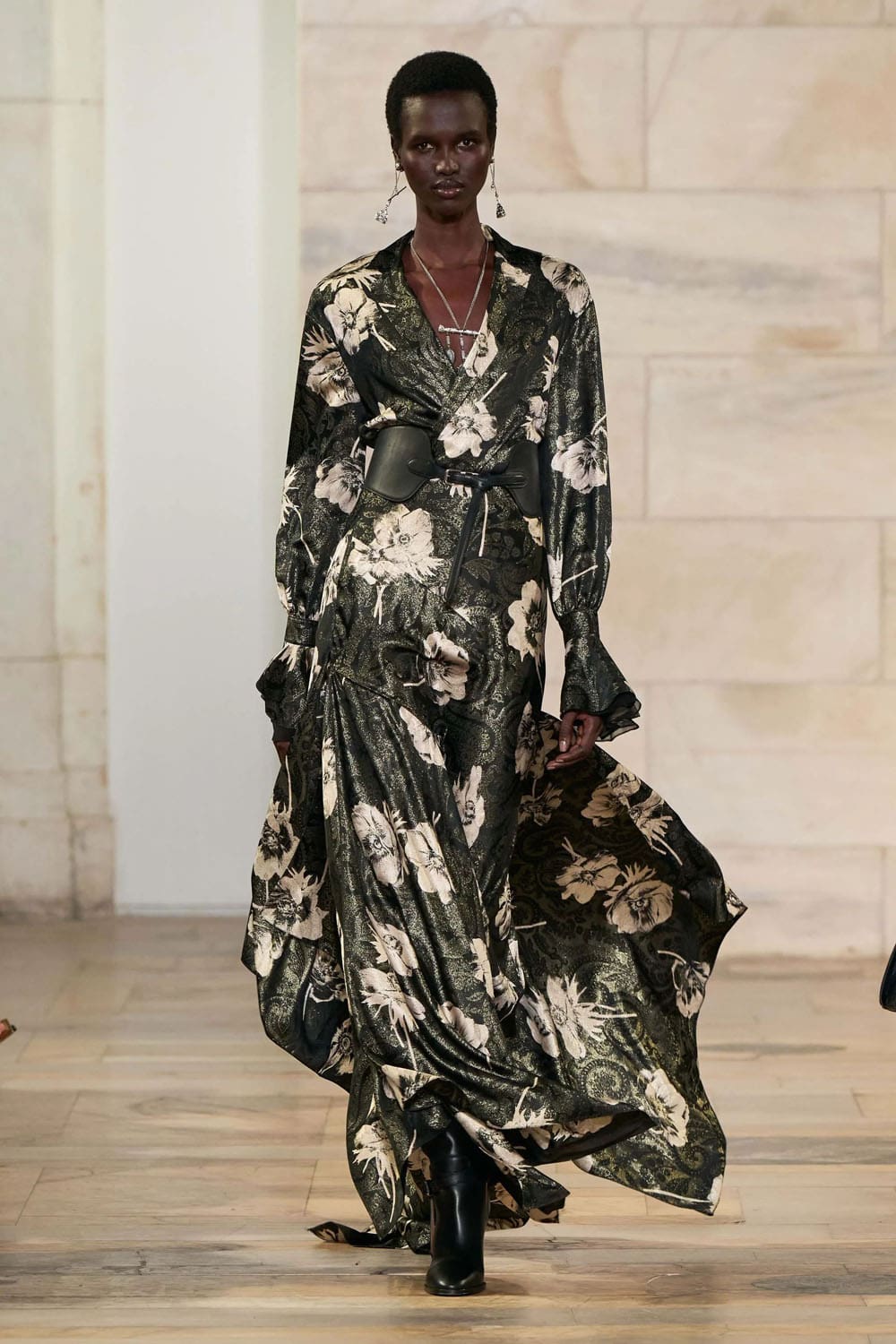 Ralph Lauren Fall Winter 2025 26 Runway Magazine (14)