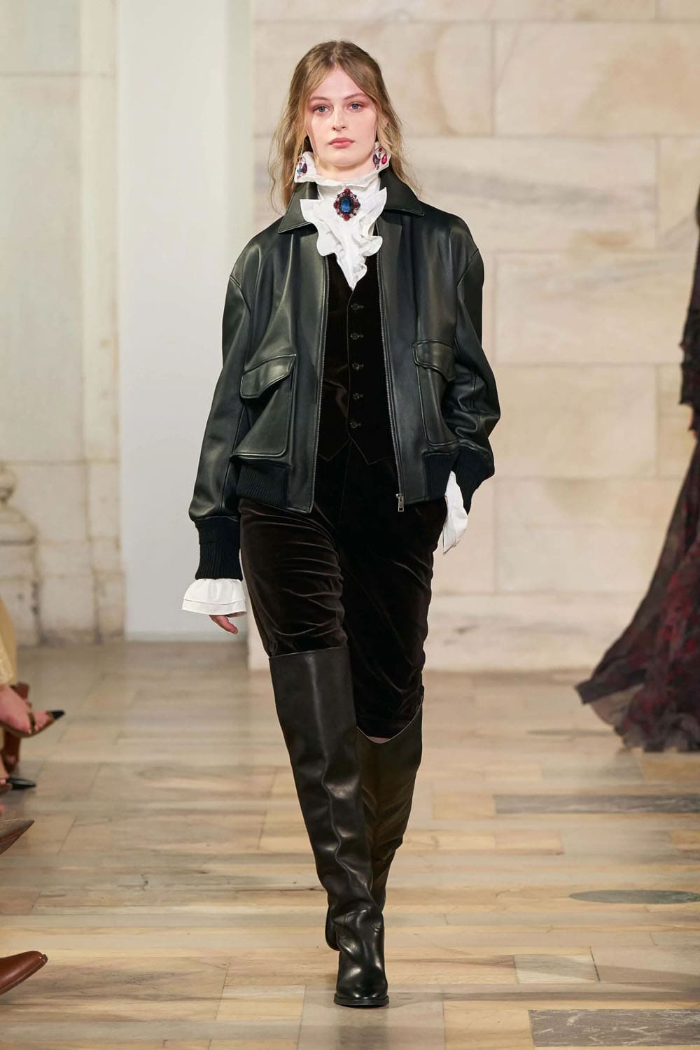 Ralph Lauren Fall Winter 2025 26 Runway Magazine (26)