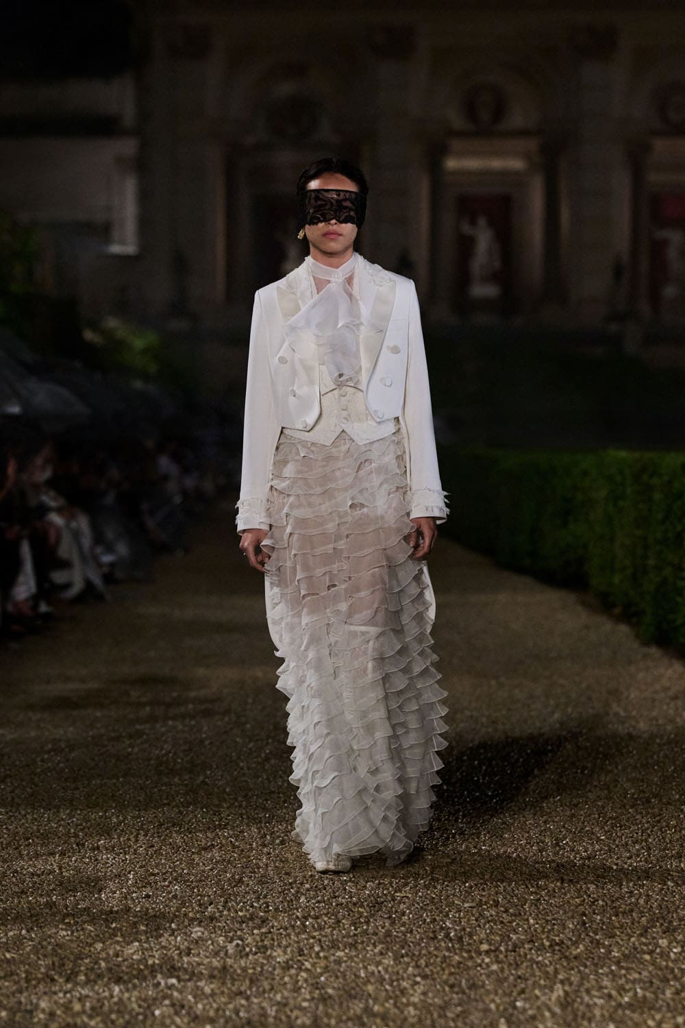 Dior Cruise 2026 Resort Rom Runway Magazin (12)