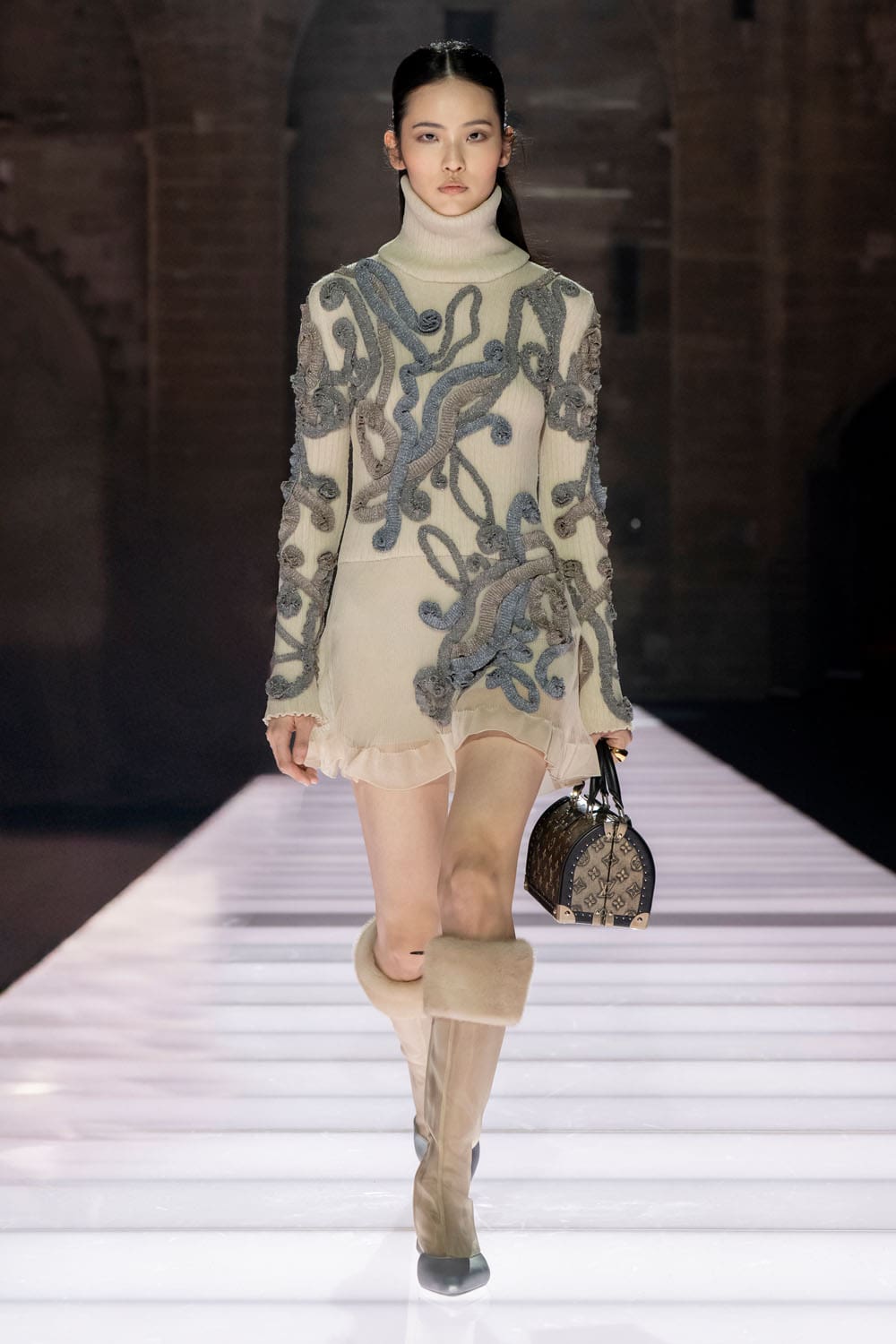 Louis Vuitton Kreuzfahrt 2026 Resort Runway Magazin (10)