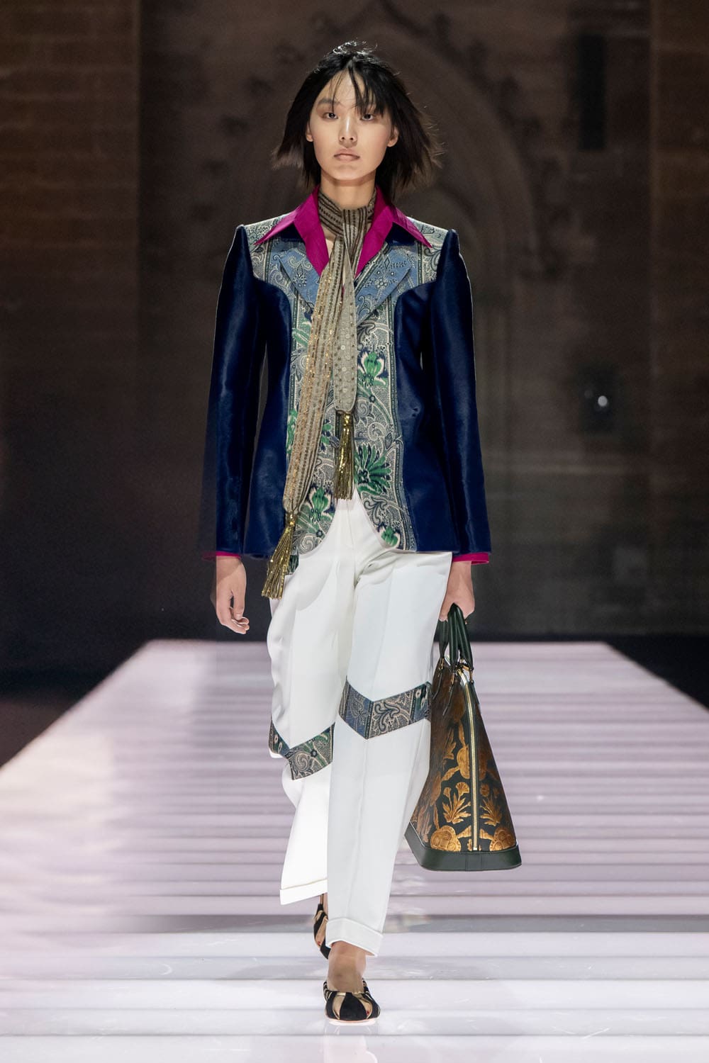 Louis Vuitton Kreuzfahrt 2026 Resort Runway Magazin (17)