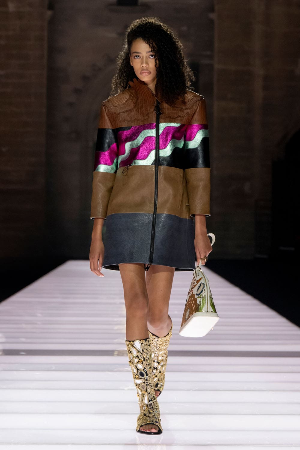 Louis Vuitton Kreuzfahrt 2026 Resort Runway Magazin (20)
