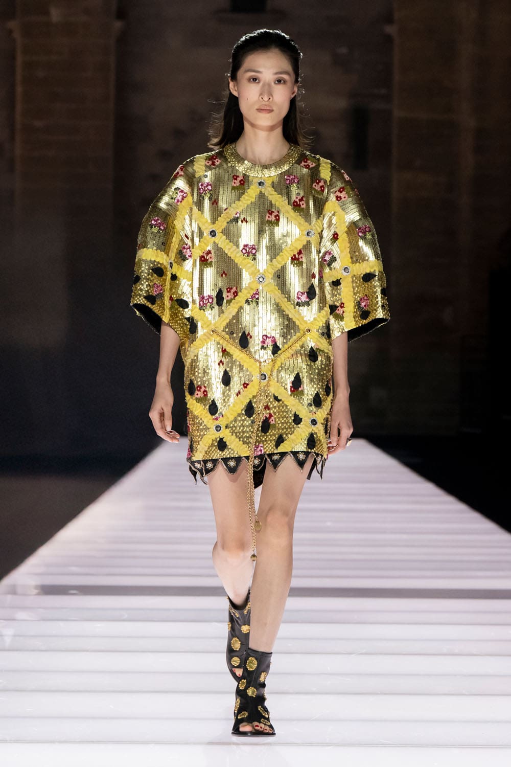 Louis Vuitton Kreuzfahrt 2026 Resort Runway Magazin (21)