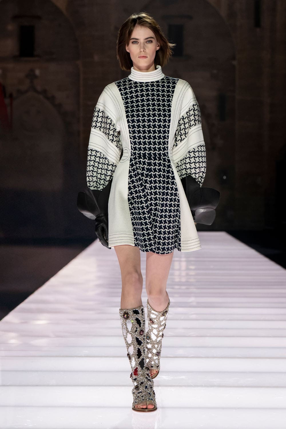 Louis Vuitton Kreuzfahrt 2026 Resort Runway Magazin (27)