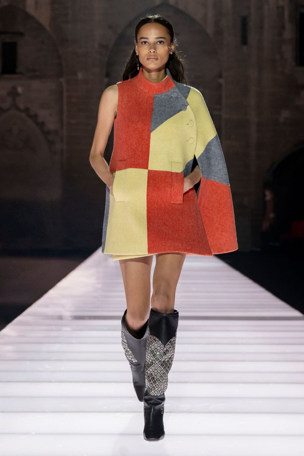 Louis Vuitton Kreuzfahrt 2026 Resort Runway Magazin (4)