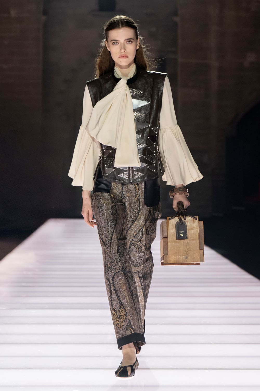 Louis Vuitton Kreuzfahrt 2026 Resort Runway Magazin (41)