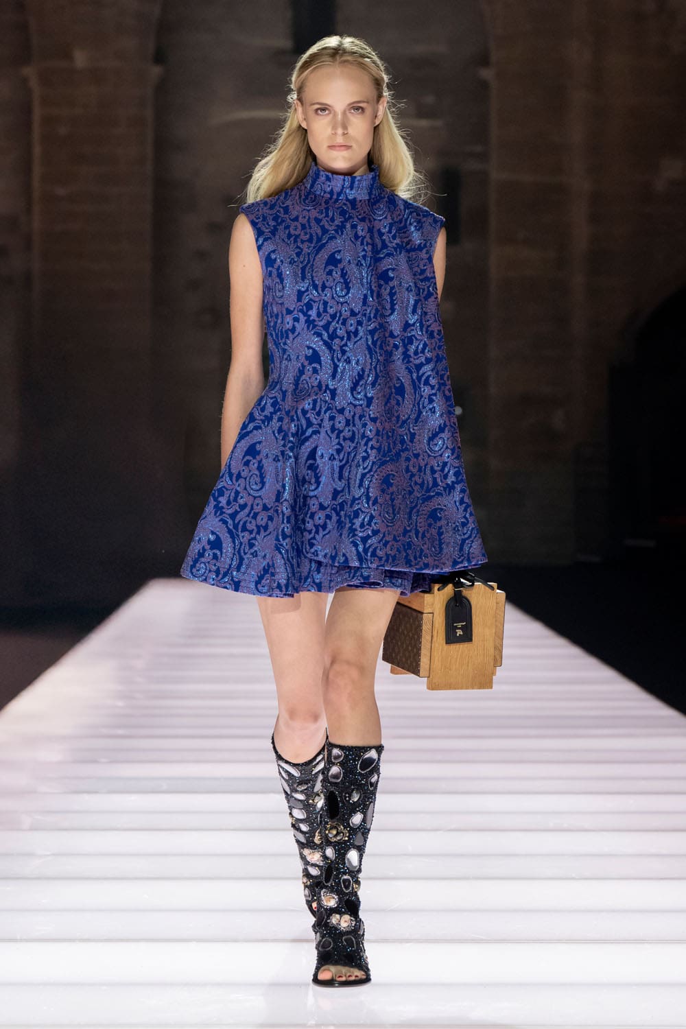 Louis Vuitton Kreuzfahrt 2026 Resort Runway Magazin (42)