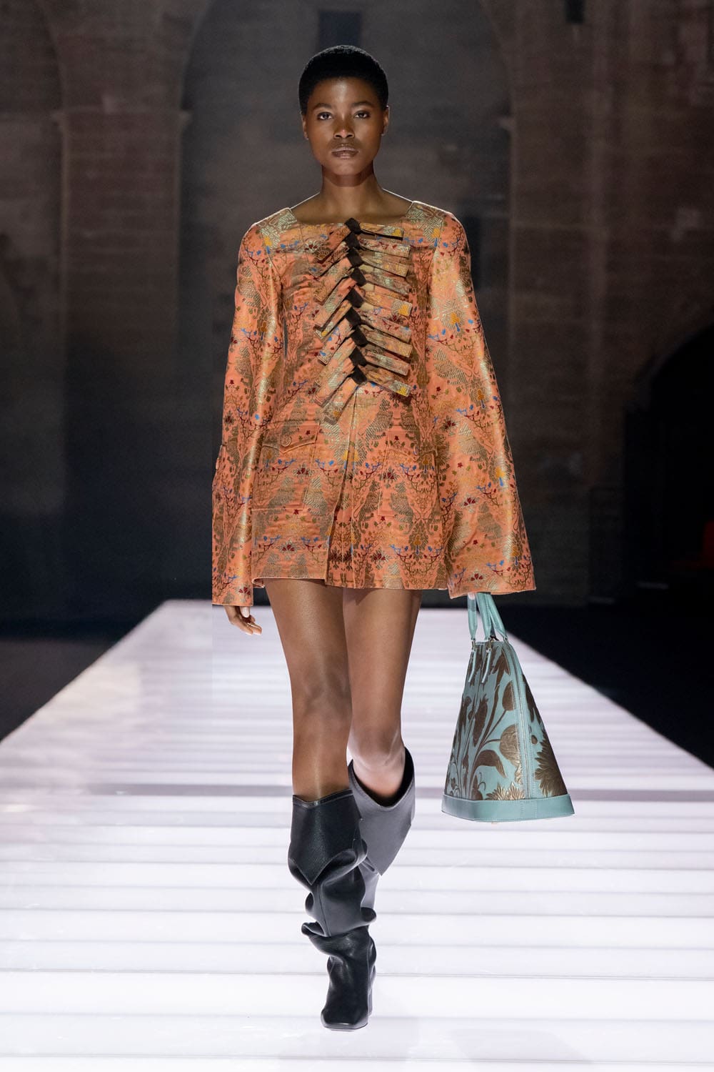 Louis Vuitton Kreuzfahrt 2026 Resort Runway Magazin (7)