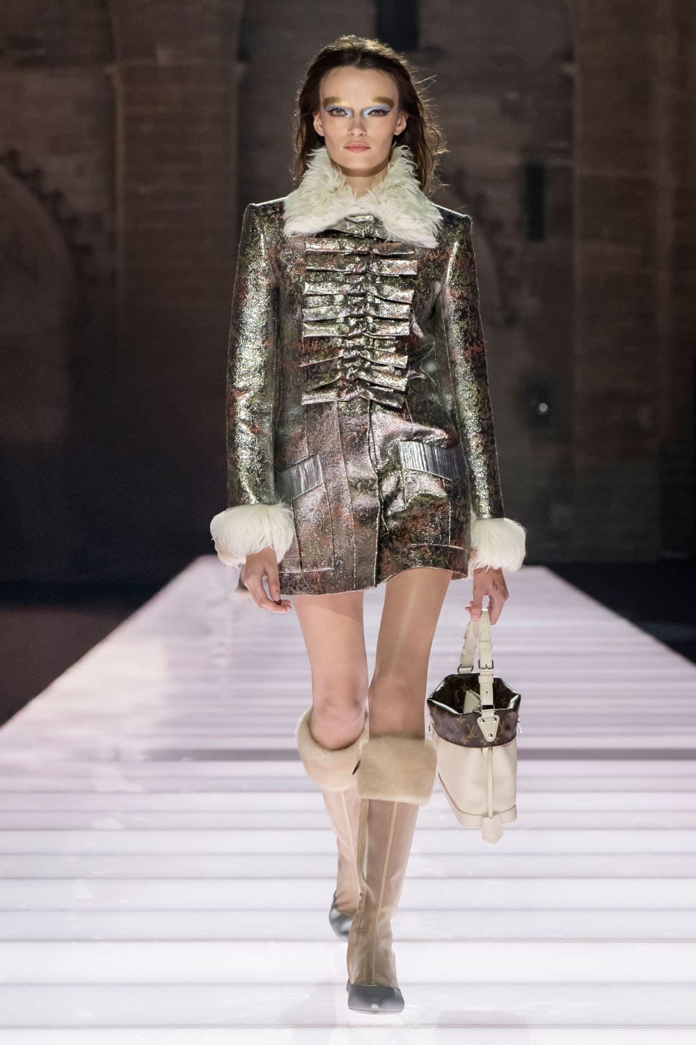 Louis Vuitton Kreuzfahrt 2026 Resort Runway Magazin (9)
