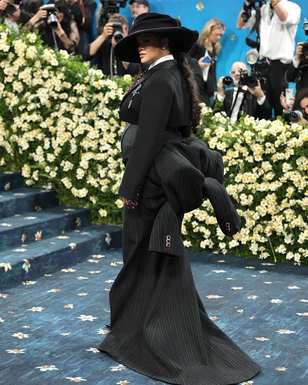 Rihanna in Marc Jabobs at Met Gala 2025 2