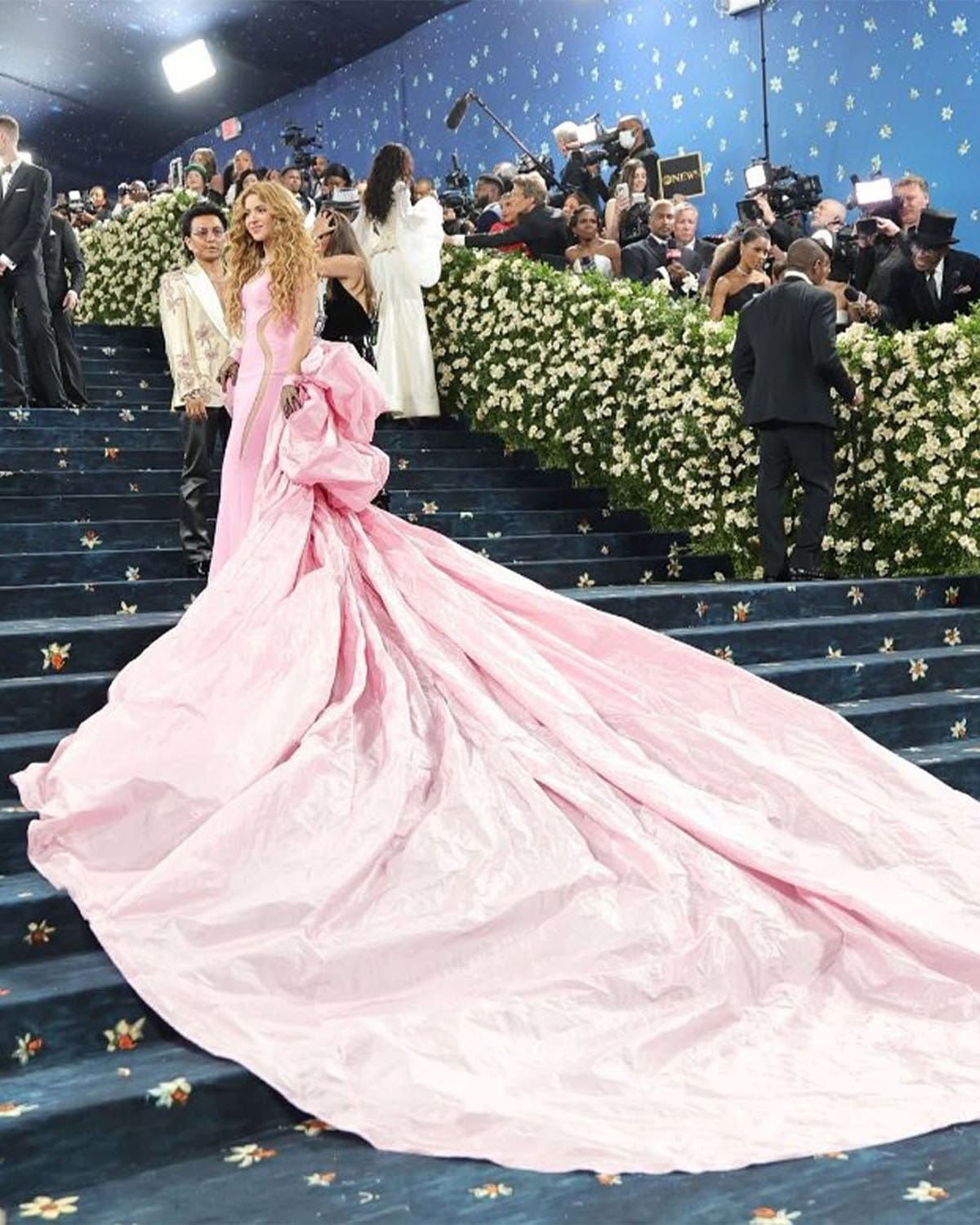Shakira at Met Gala 2025 7