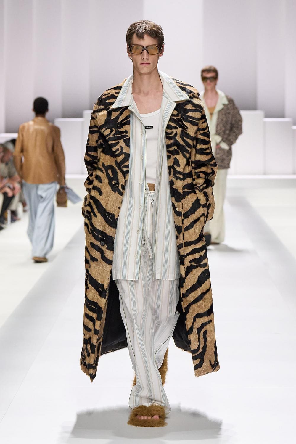 57 Dolce Gabbana Primavera Verão 2026 Masculino Runway revista